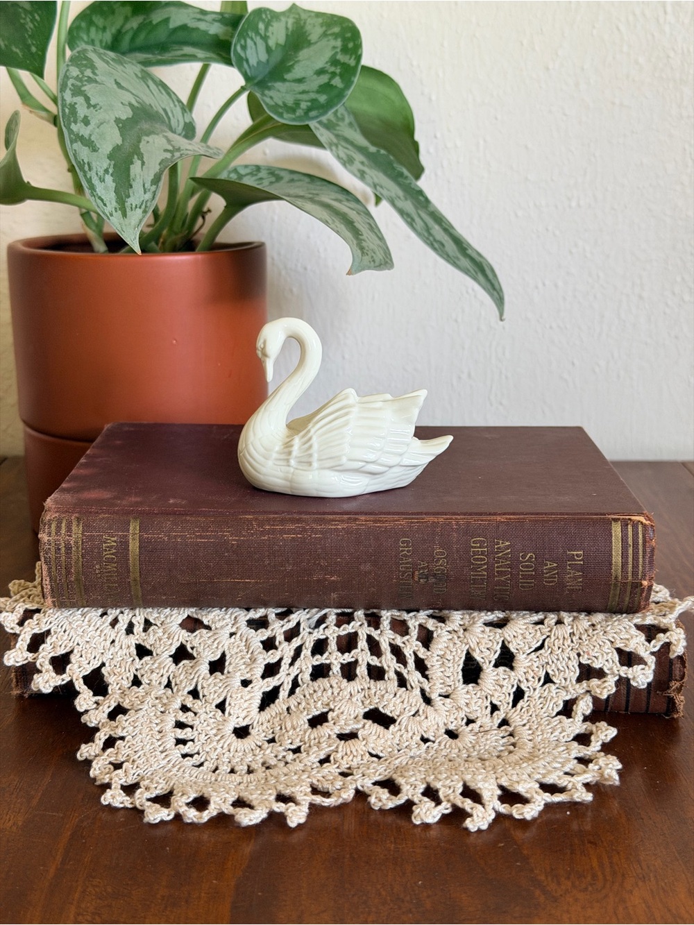 Vintage Lenox Collections Ivory China Swan Place Card Holder